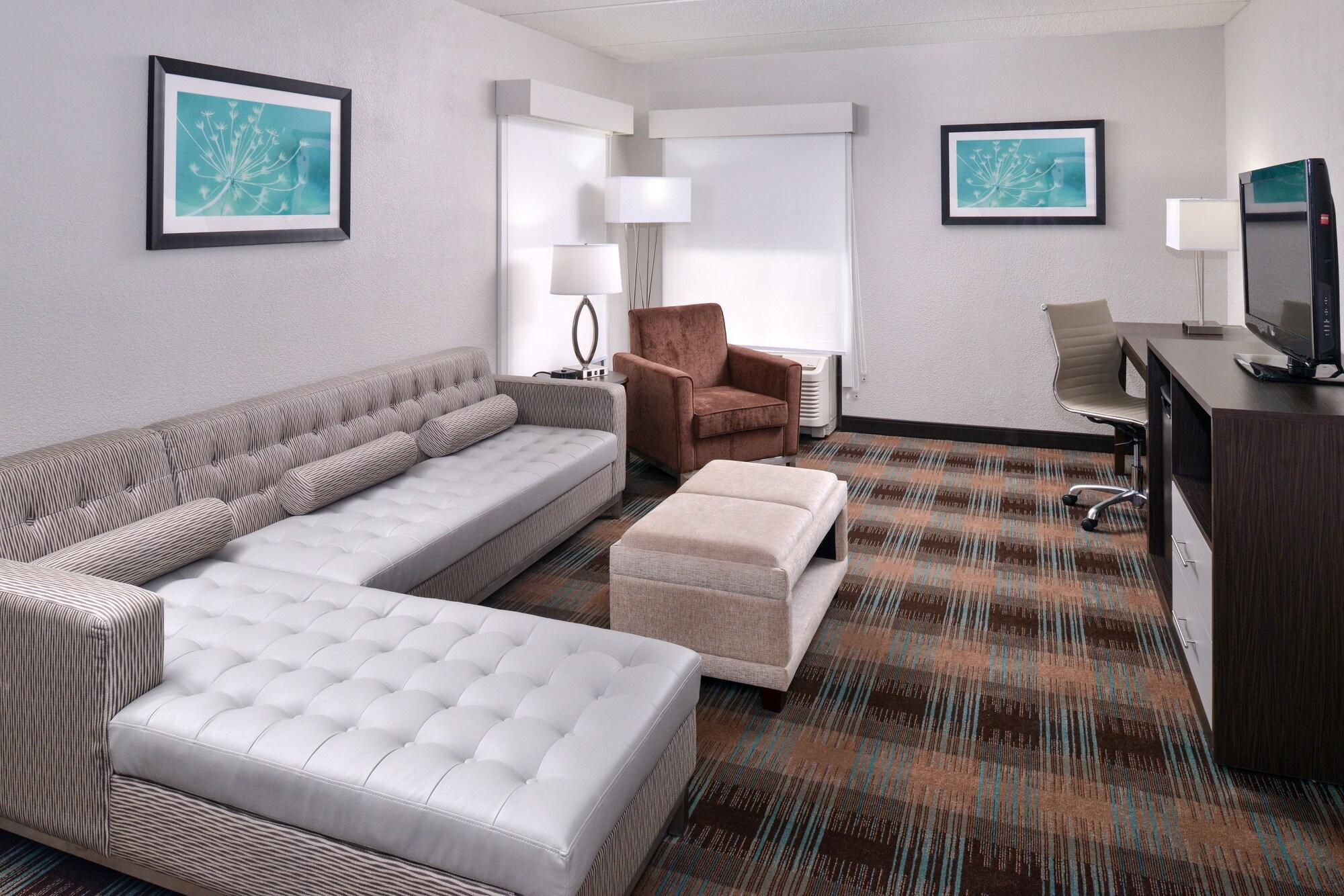 Wyndham Garden / Spartanburg Airport Hotel